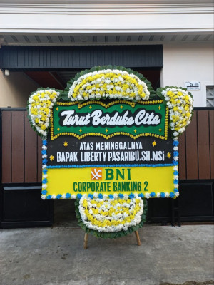 Papan Bunga Duka di Panarung
