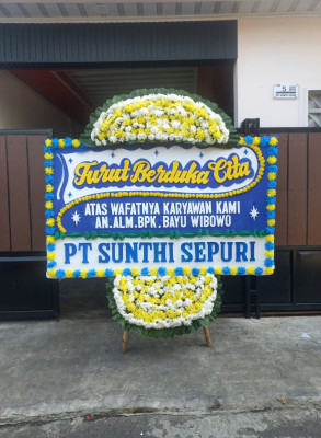 Papan Bunga Duka di Panarung