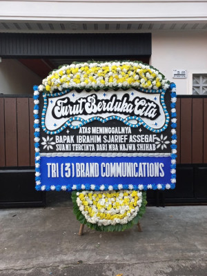 Papan Bunga Duka di Panarung